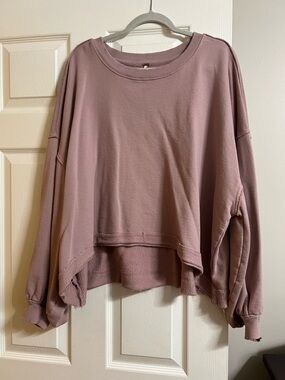 Oversized Cropped Sweatshirt in Dusty Mauve